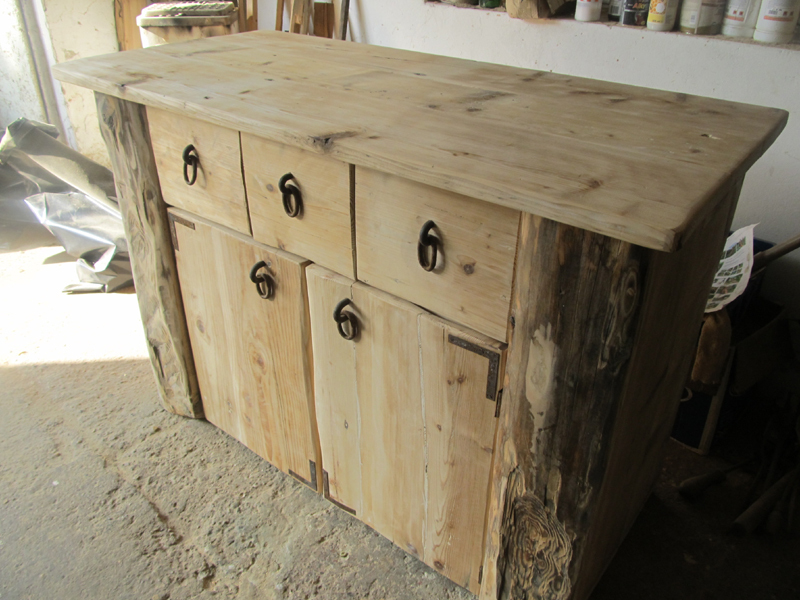 RUSTIC RUSTIC